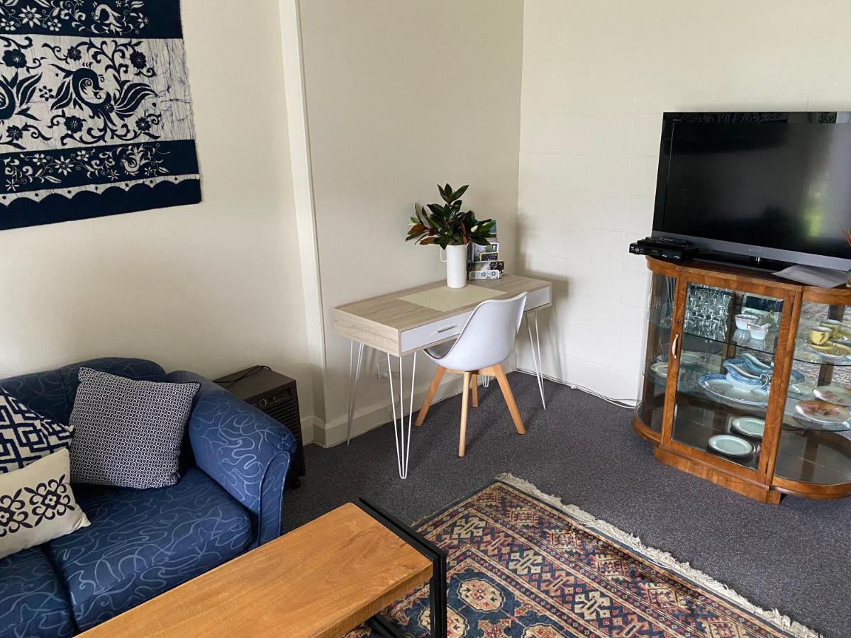Private, Comfortable Studio. Wellington Bagian luar foto