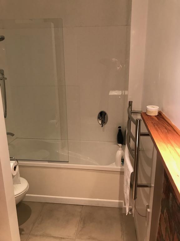 Private, Comfortable Studio. Wellington Bagian luar foto